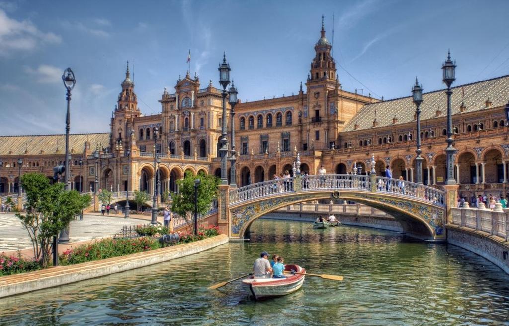 Like Home Sevilla - Museo Εξωτερικό φωτογραφία